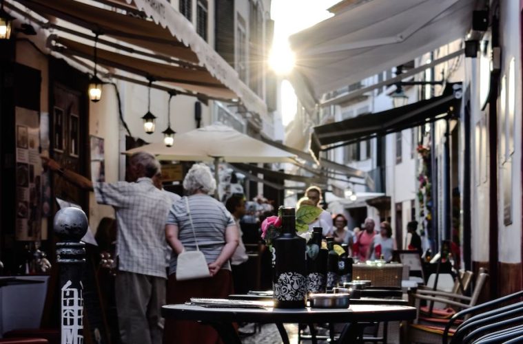 Las zonas con mayor crecimiento anual de reservas online de restaurantes este verano