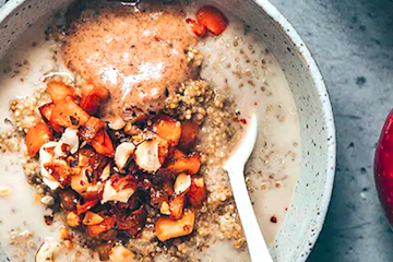 Porridge de quinoa, avellanas y manzanas caramelizadas