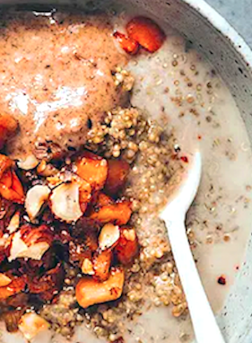 Porridge de quinoa, avellanas y manzanas caramelizadas