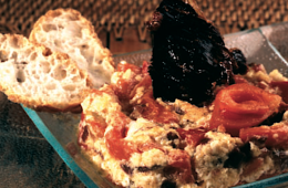 Revuelto de pimientos asados y cecina