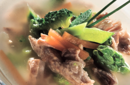 Sopa de verduras con costillas
