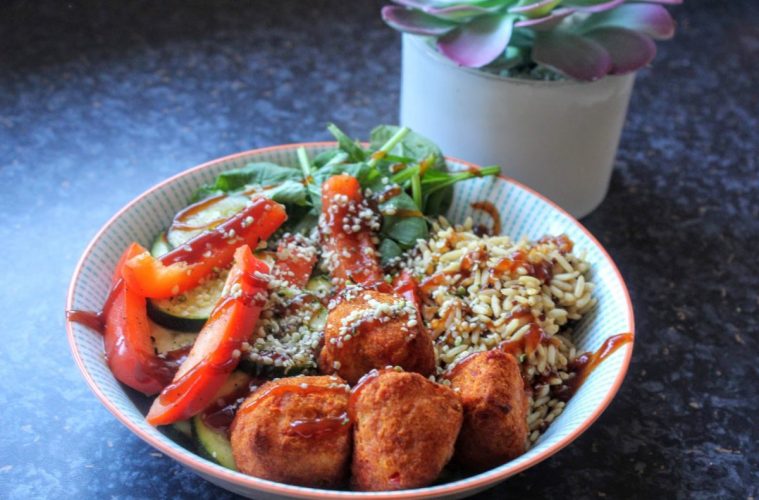 Arroz y quinoa con coliflor sobrante rebozada