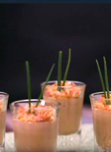 Croquetas deconstruidas de chipirones en su tinta