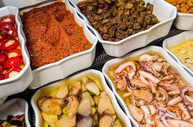 Está afectando el auge de los mercaurantes a la decisión de salir de restaurantes?