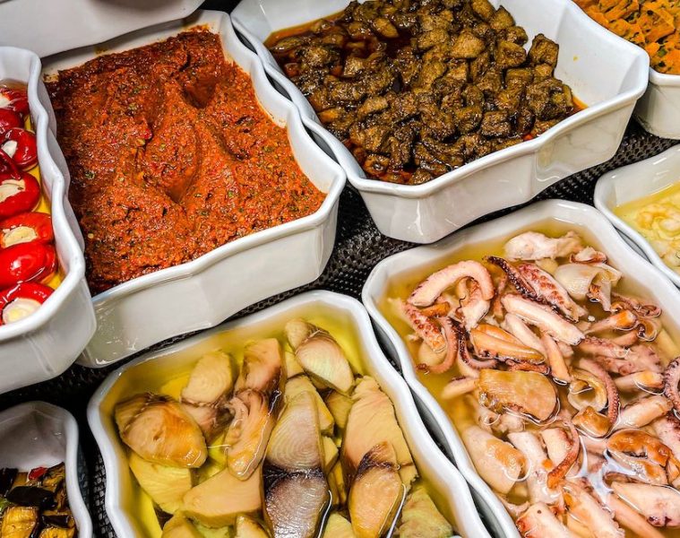 Está afectando el auge de los mercaurantes a la decisión de salir de restaurantes?