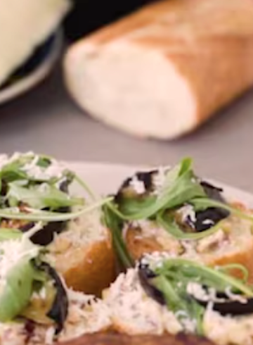 Tapa de cebolla caramelizada y parmesano