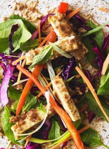 Wraps de tofu y verduras con mantequilla de cacahuete